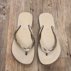 Havaianias flip flops!!! Gold and tan!! Worn once!